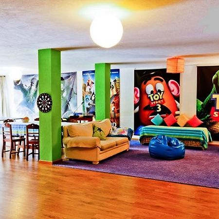 Coloured Studio Faro Room photo